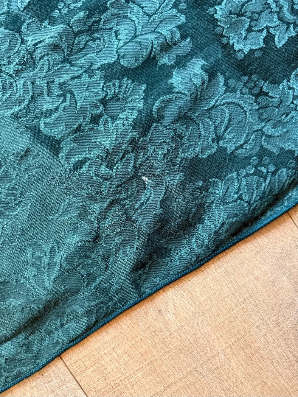 VTG Avon Home Damask Green Banquet Table Cloth 59x141 Oblong Holiday Party